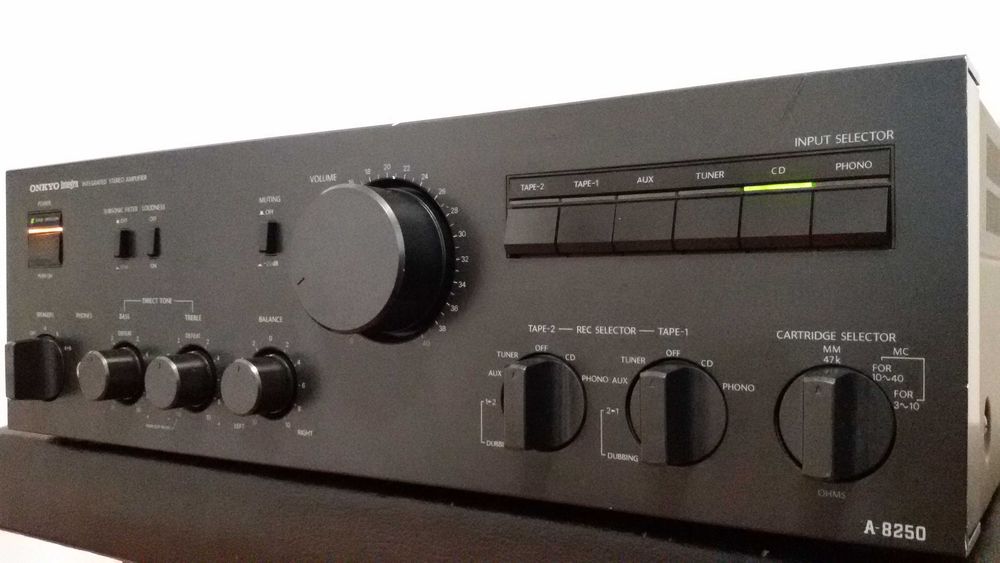 Стереопідсилювач Onkyo Integra A-8250