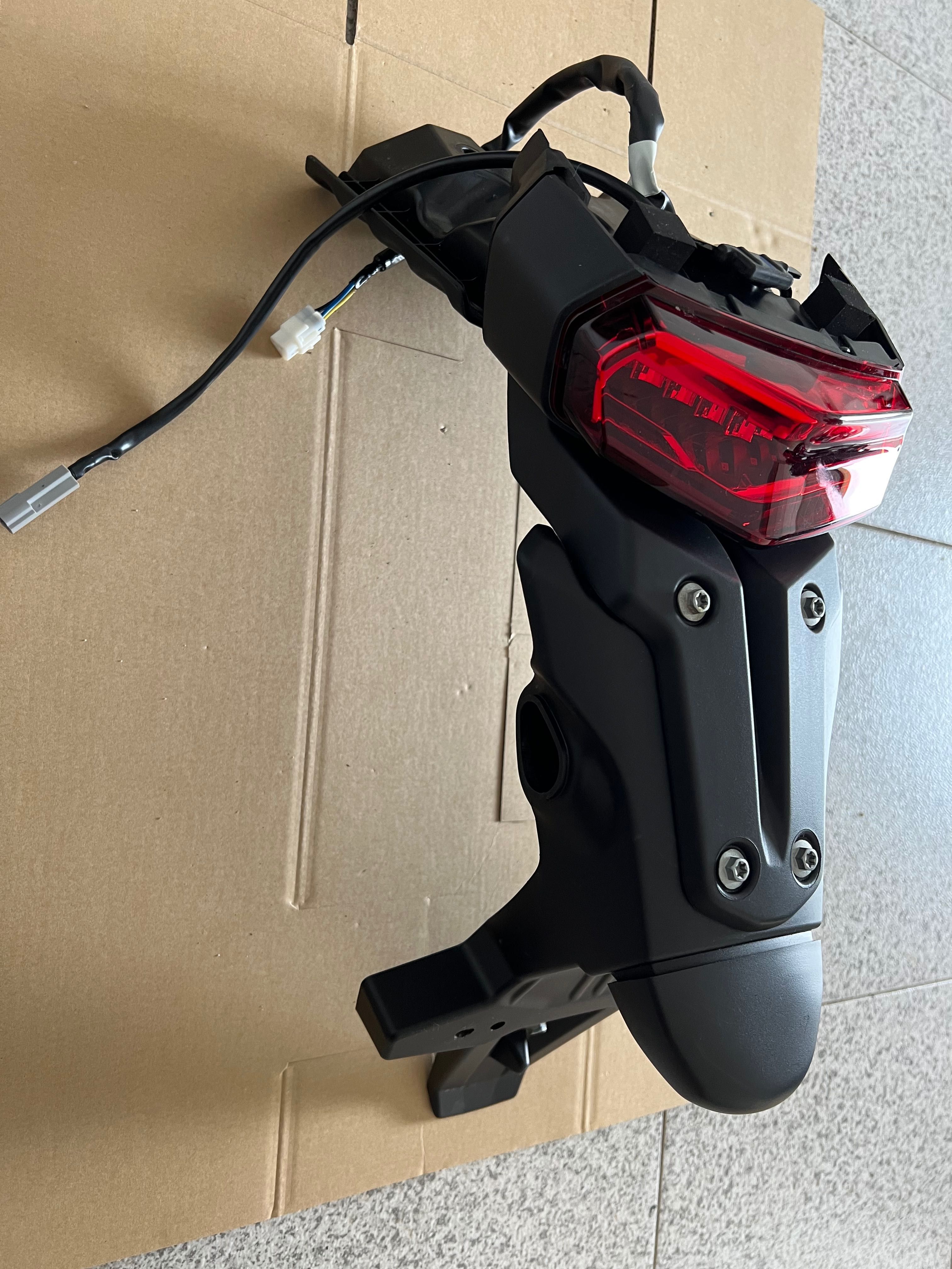 Suporte de matrícula tenere 700 completo