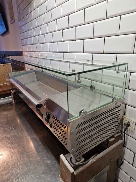 Nadstawka chłodnicza 6xGN 1/3 wraz z pojemnikami na gwarancji