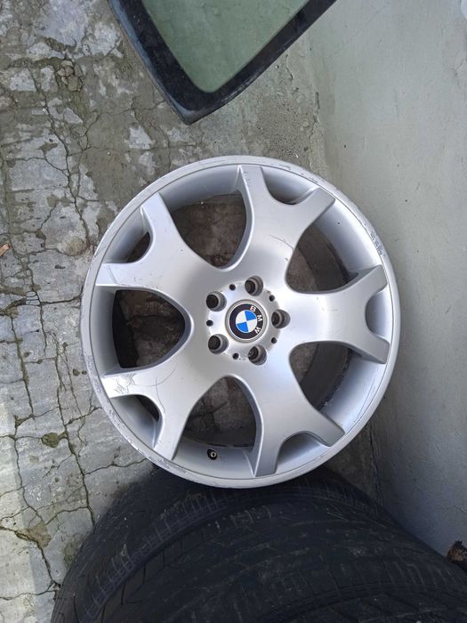 Продам комплект литых дисков БМВ Х5 р19