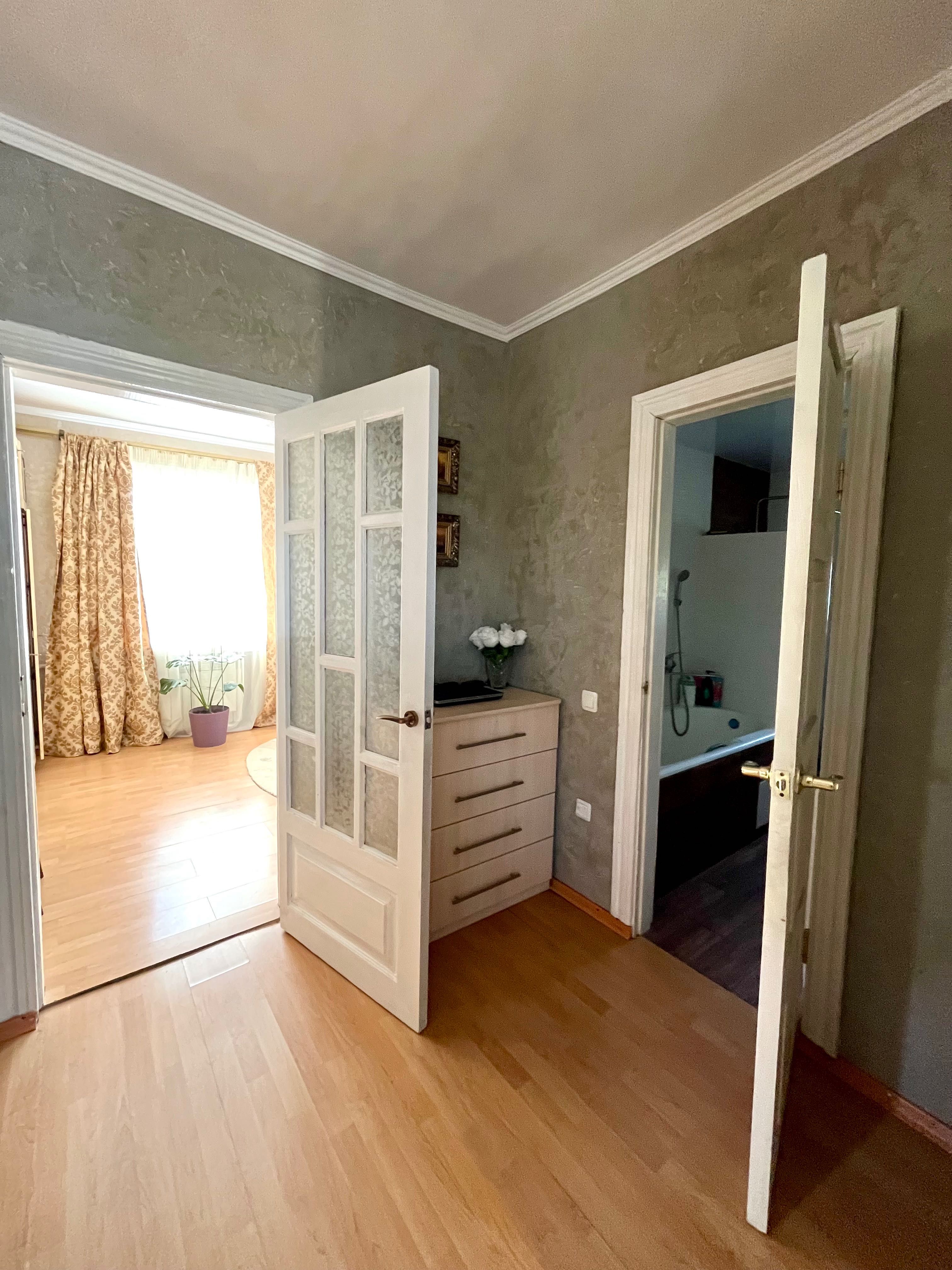 Продам будинок по вул. Південно-Кільцева з меблями