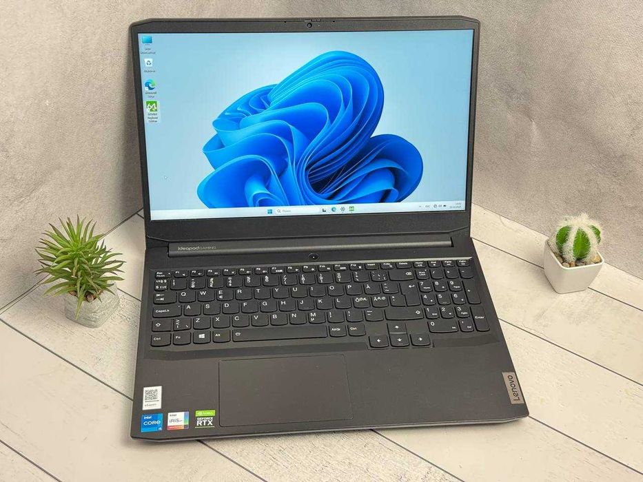 Lenovo ideapad 3 15IHU6 i5-11300H  RTX 3050   120hz   16ram ssd 512