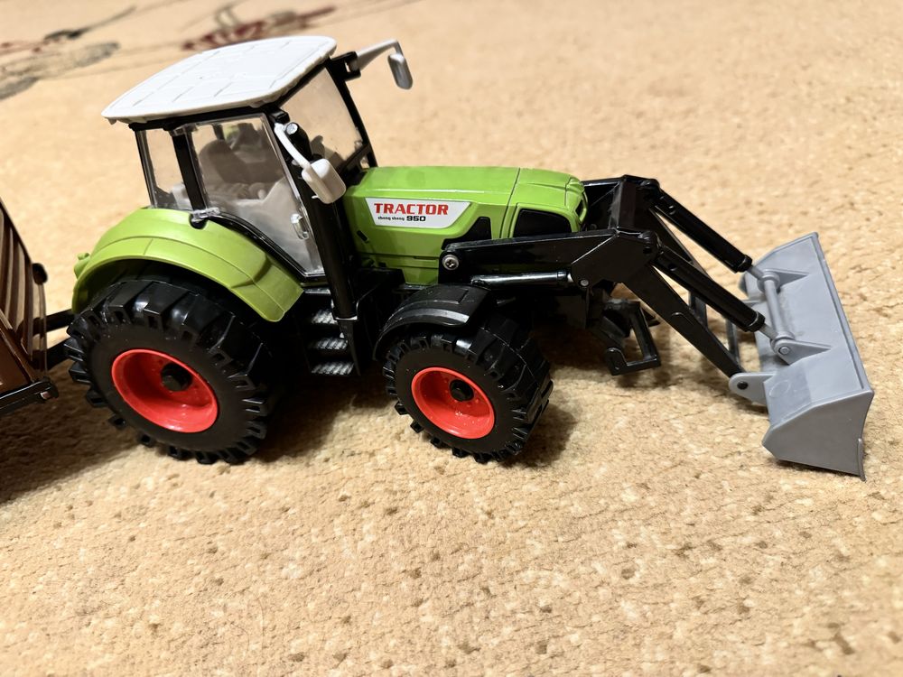 Продам дитячий трактор з прицепом
