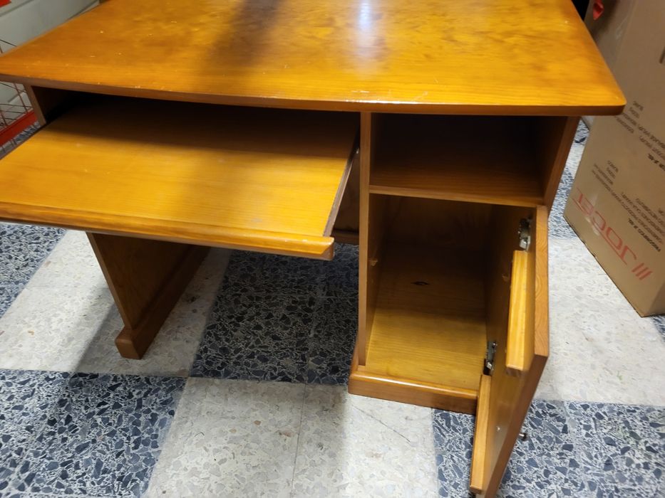 Secretaria de madeira