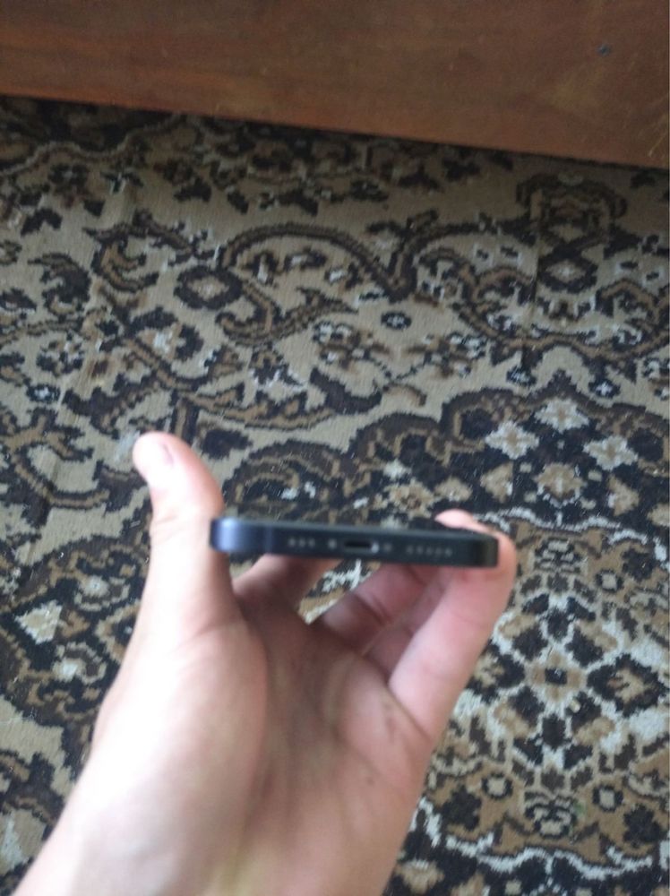 Продам Iphone 12