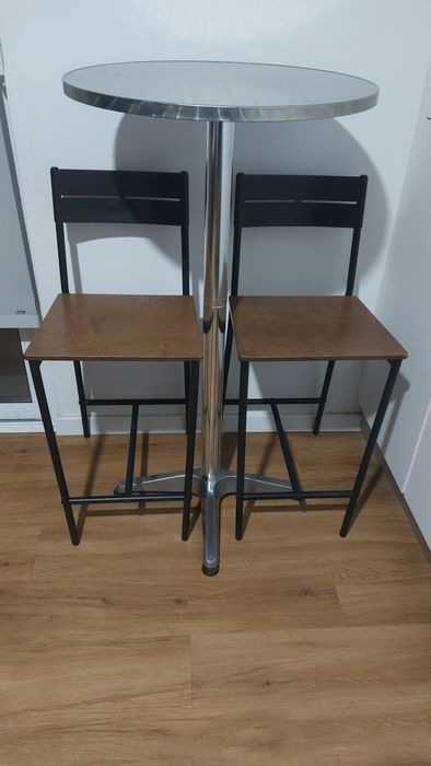 Conjunto mesa e cadeiras bar