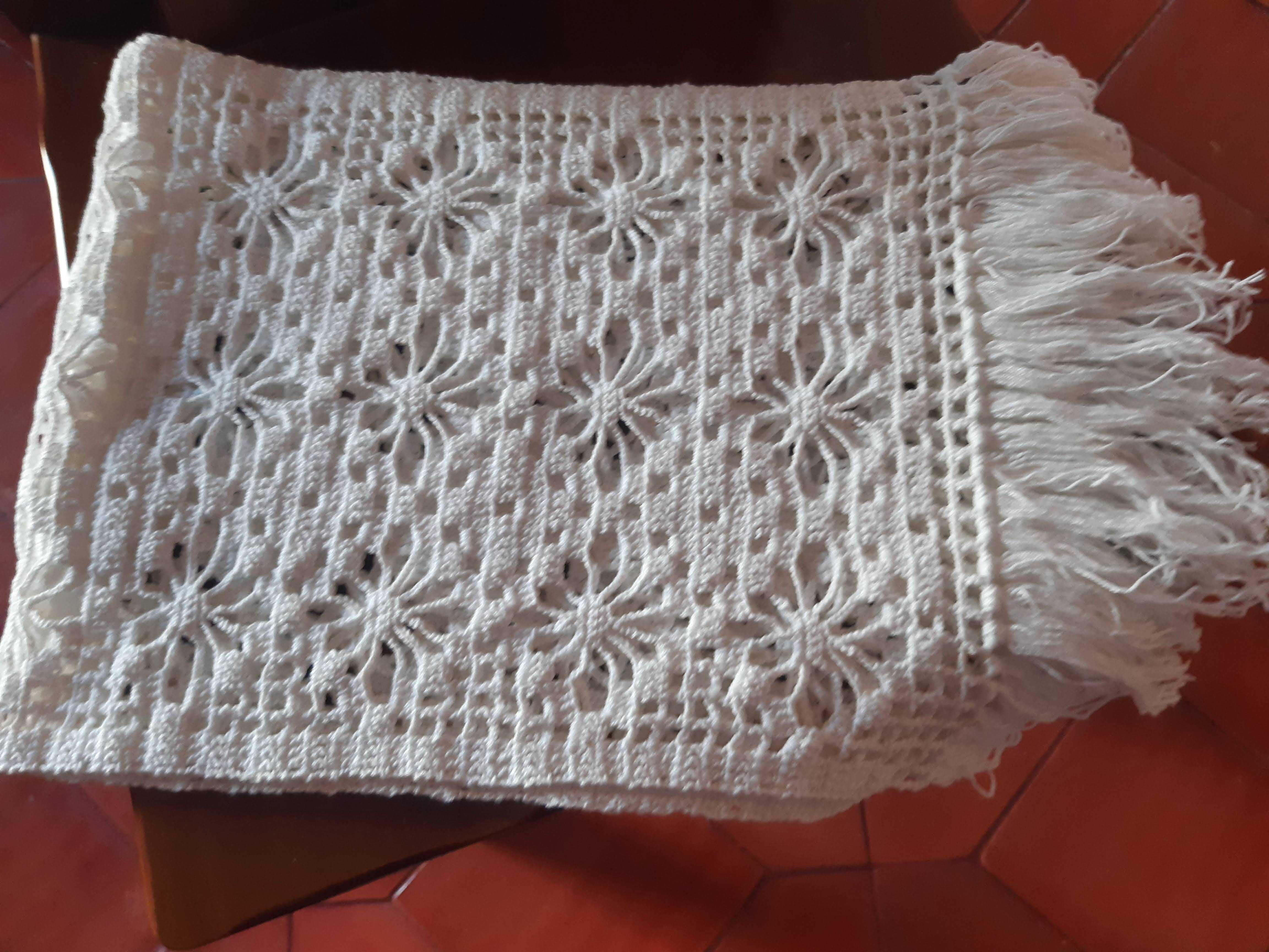 Naperon crochet, vintage, 1metro e 50cm, nunca usado