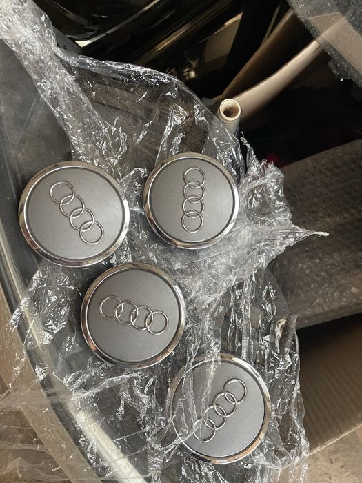 Оригинальные колпачки Audi A6 C7 заглушки ковпачки а6 с7 а5 q7 q8 a7
