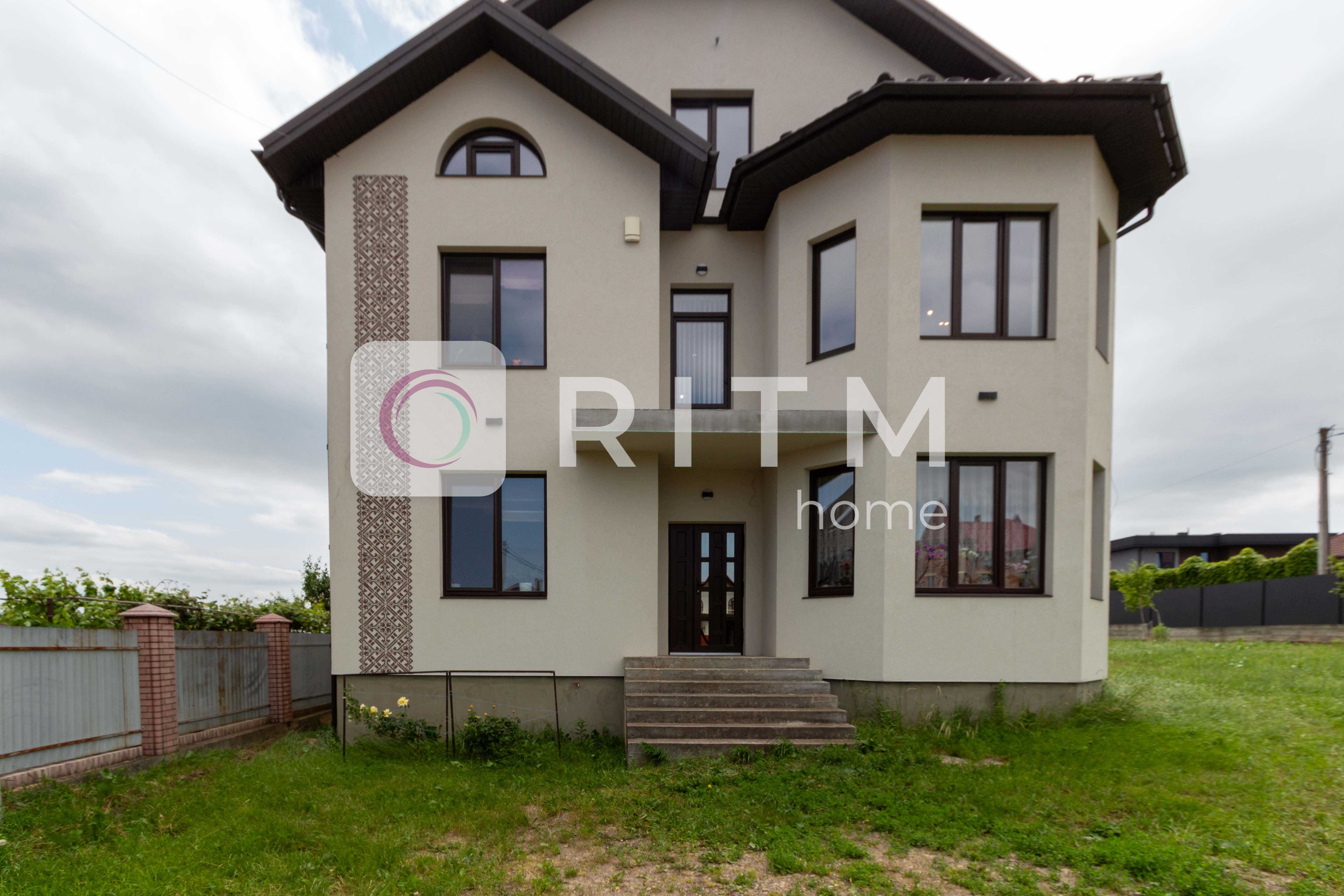 Продається сучасний утеплений будинок в екологічно чистому районі