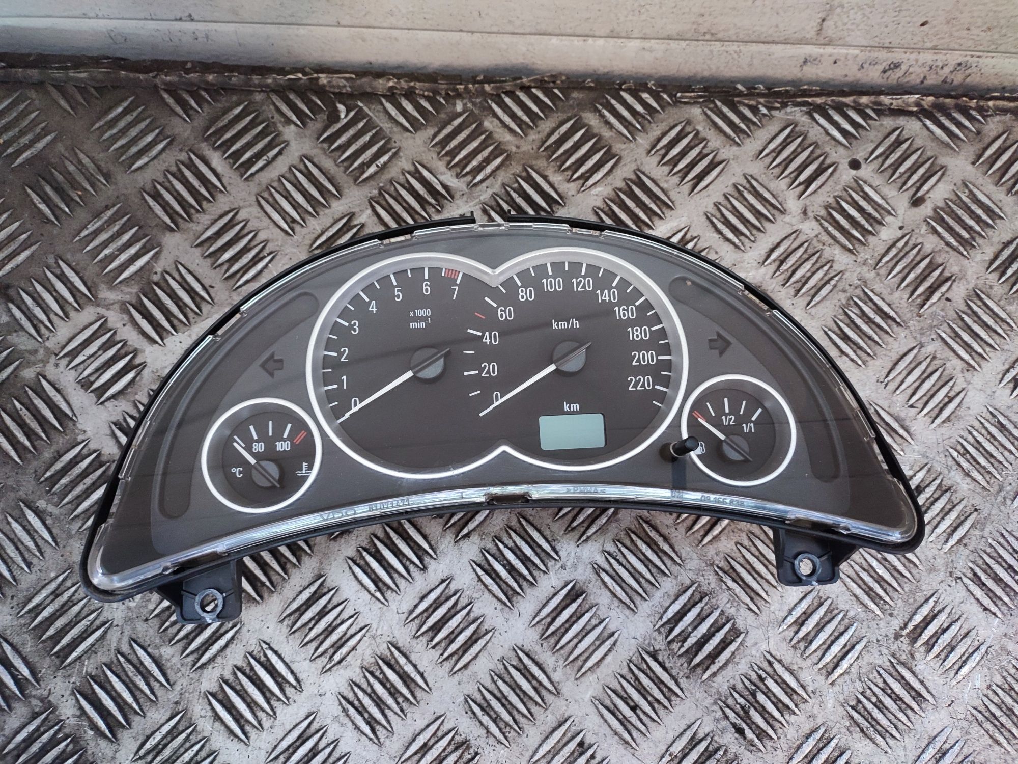 Opel Corsa C 1.0 komputer stacyjka immobiliser licznik