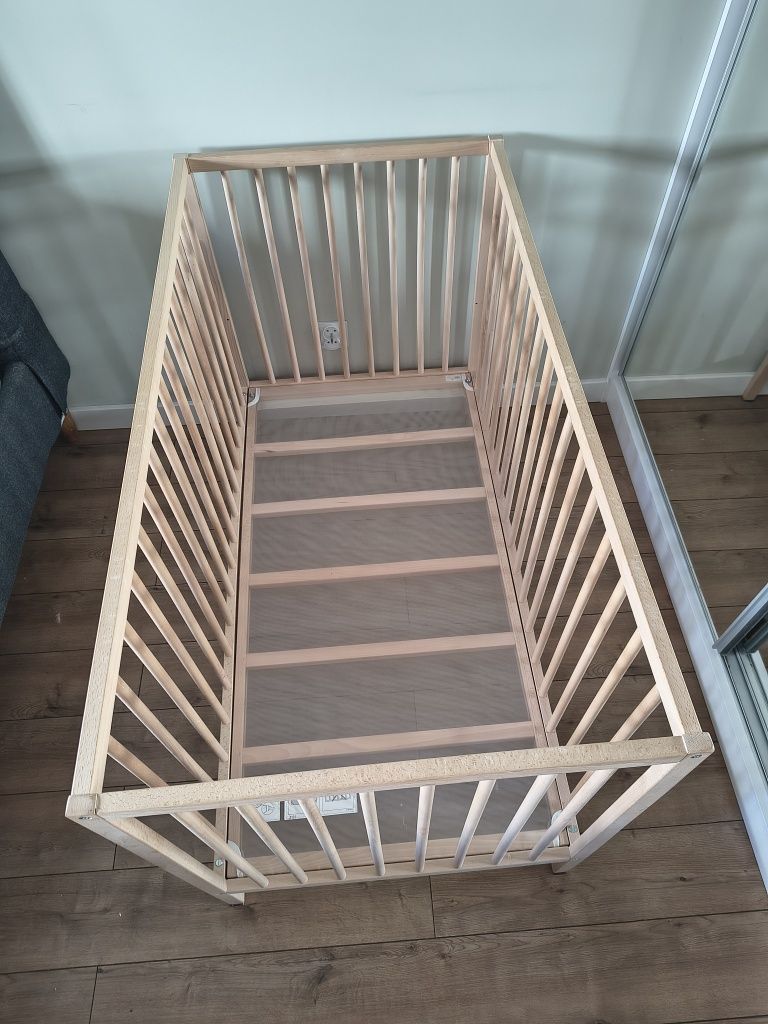 Łóżeczko i przewijak Ikea sniglar