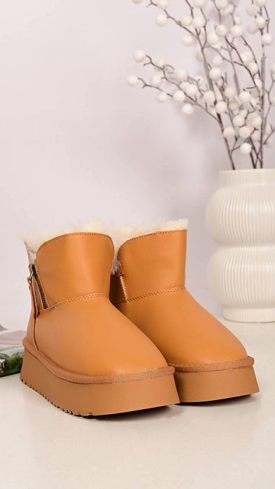 Шкіряні угі. Жіночі угі. Зимове жіноче взуття. Шкіряне взуття