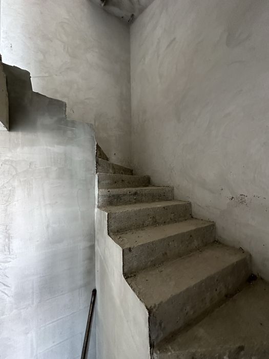 Таунхаус 140м2 з великим балконом і двома терасами на даху Крихівці