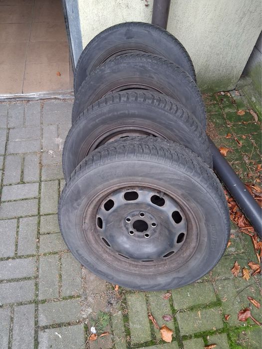 Koła opony zimowe 195/65-R 15 Nokian