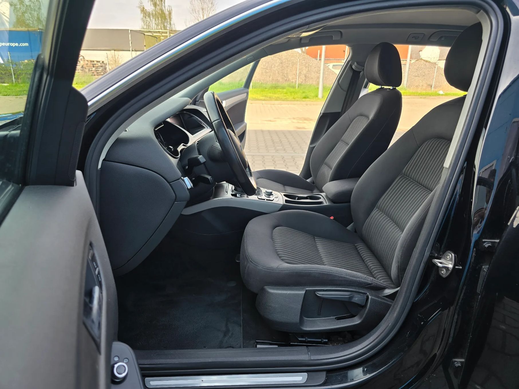 Audi A4 CJCA Pierwszy Właściciel Sport Pakiet Navi Ledyx2 BiXenon PDC IDEALNA