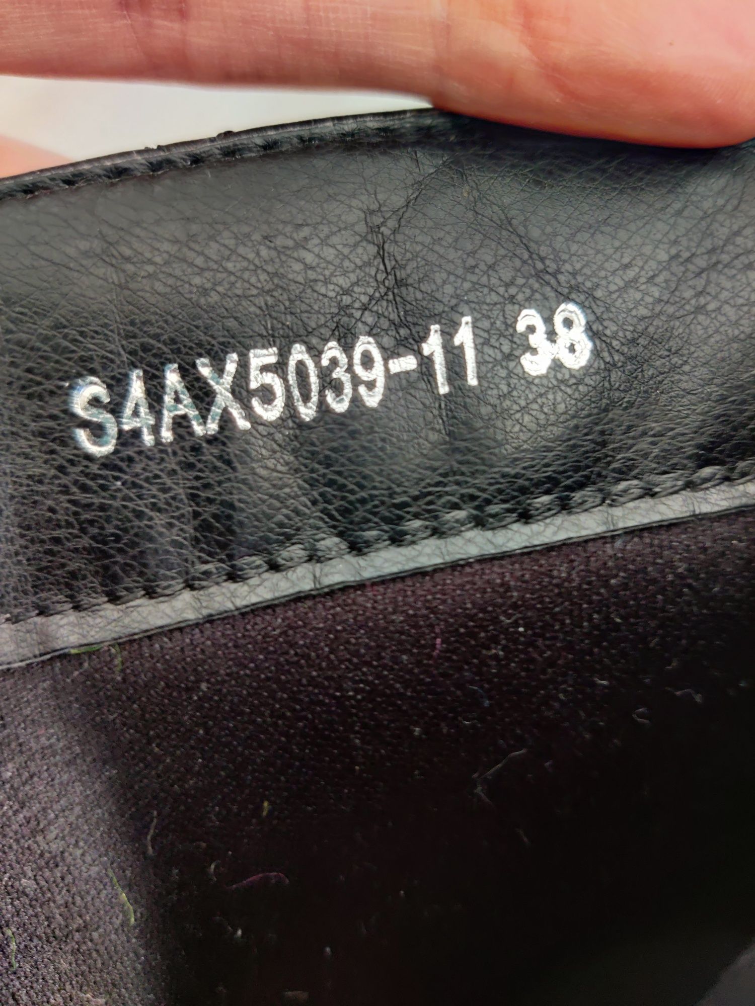 Buty za kostkę wiosenny damskie pikowane czarne słupek kaczuszka 38