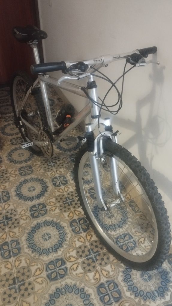 Bicicleta Shimano aro 26 alumínio