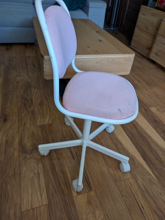 Krzesełko różowe  Ikea