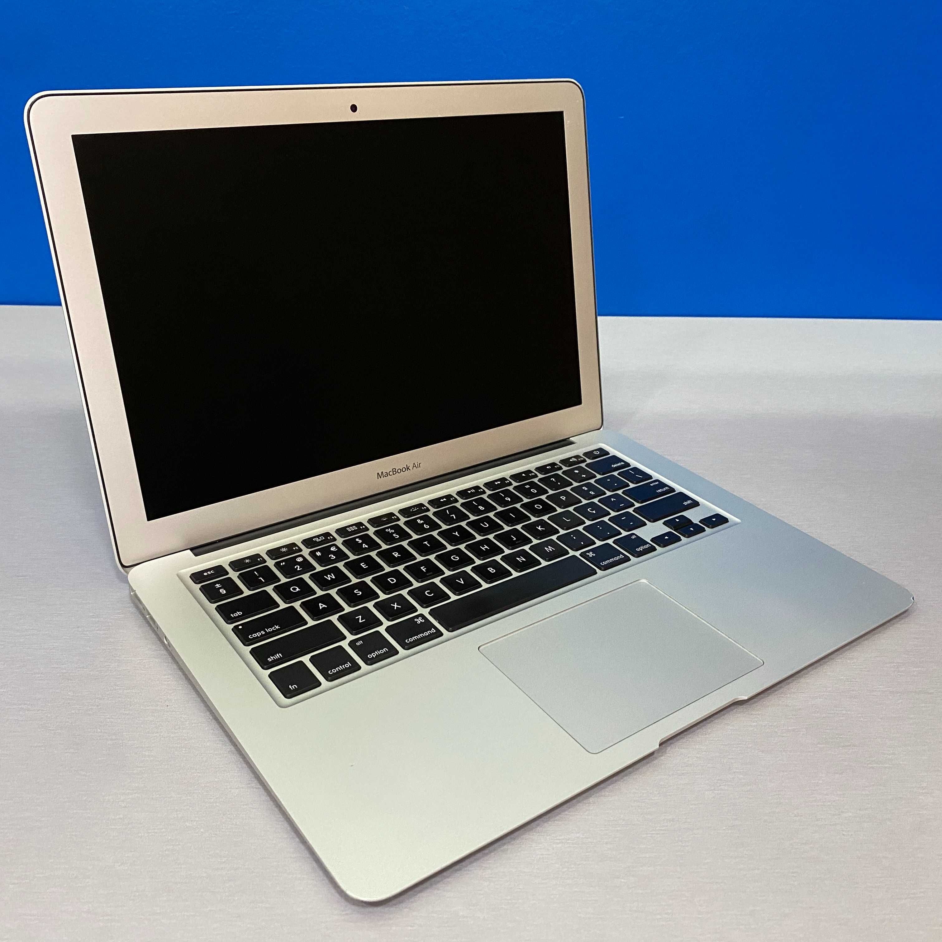 Apple MacBook Air 13" - A1466 - Early 2014 (i7/8GB/256GB SSD)