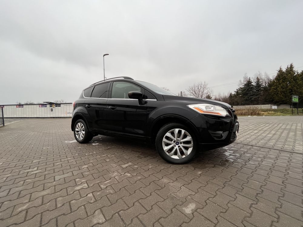Ford Kuga MK 1 kolor czarny panoramiczny dach
