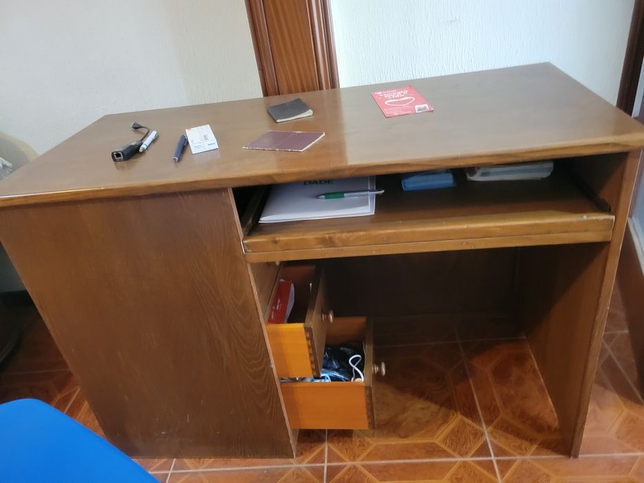 Secretária em madeira