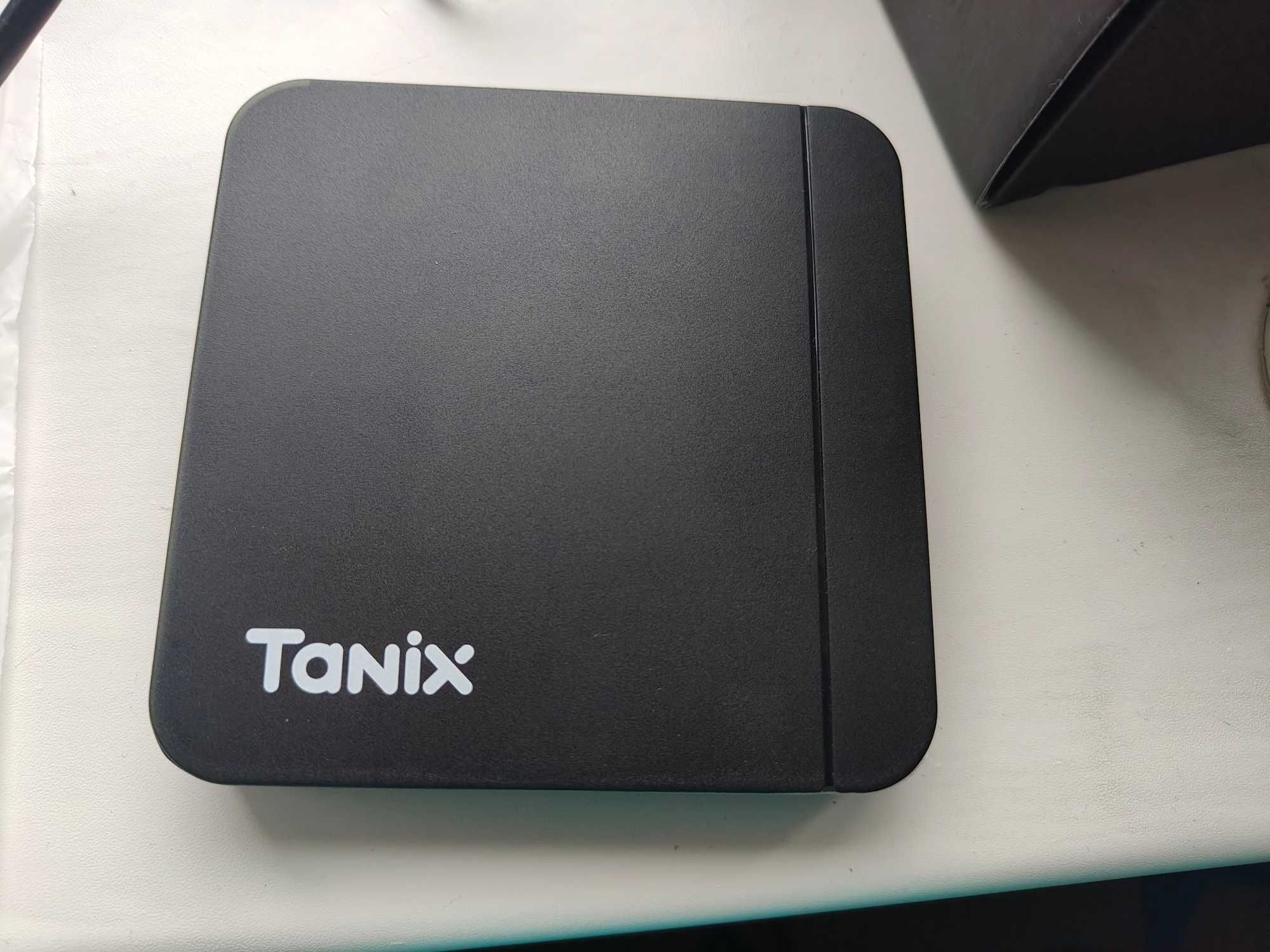 Смарт ТВ приставка TANIX W2  2G 16G WiFi 5Ггц