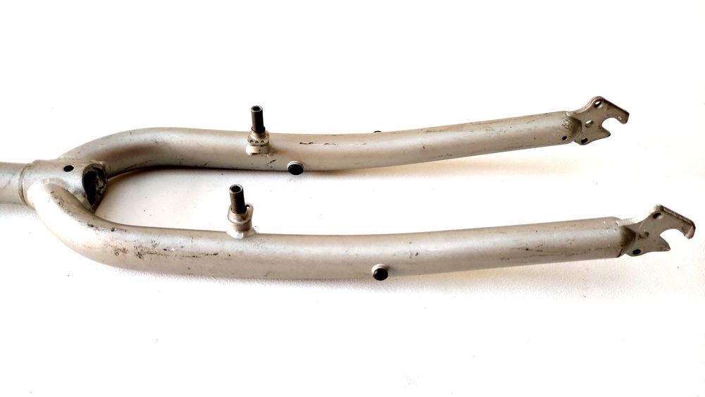 Solidny Widelec rowerowy SPINNER 1 i 1/8'' koło 26'' nr 306