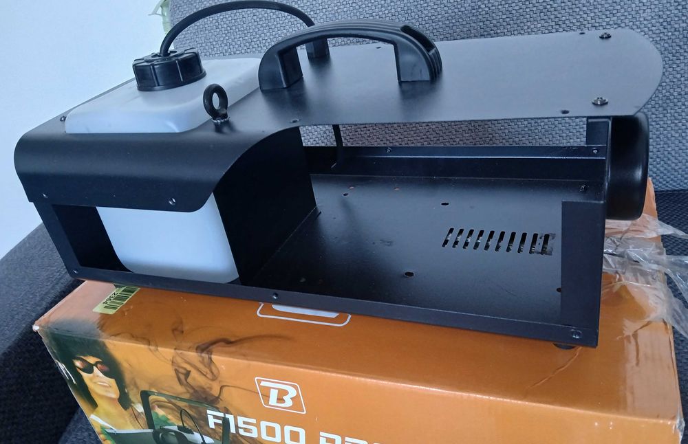 Obudowa wytwornicy dymu 1500W stan jak nowa