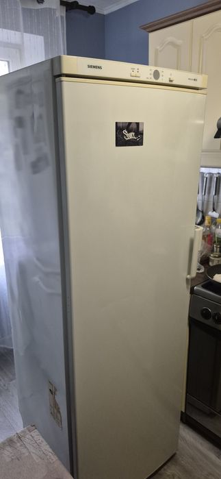 Продам морозильну камеру Siemens,