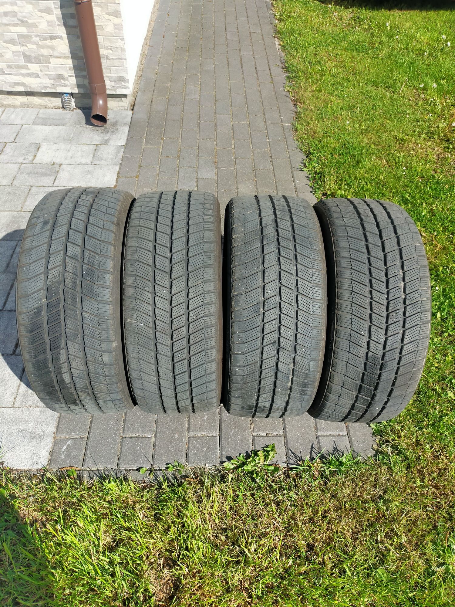 Opony zimowe 225/40 R18