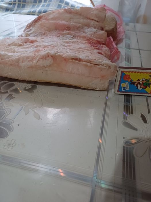 Сало домашнє         .