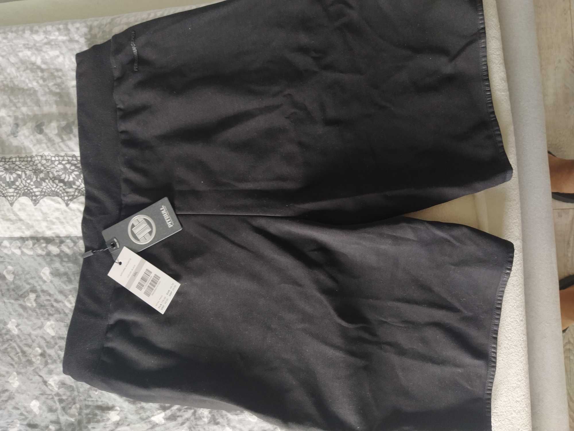 Krótkie spodenki marki Pitbull roz. 3XL