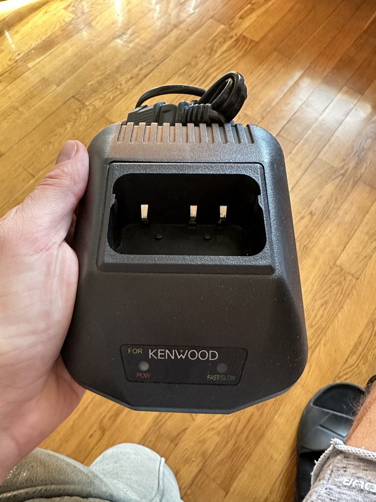 Kenwood UHF walkie-talkie