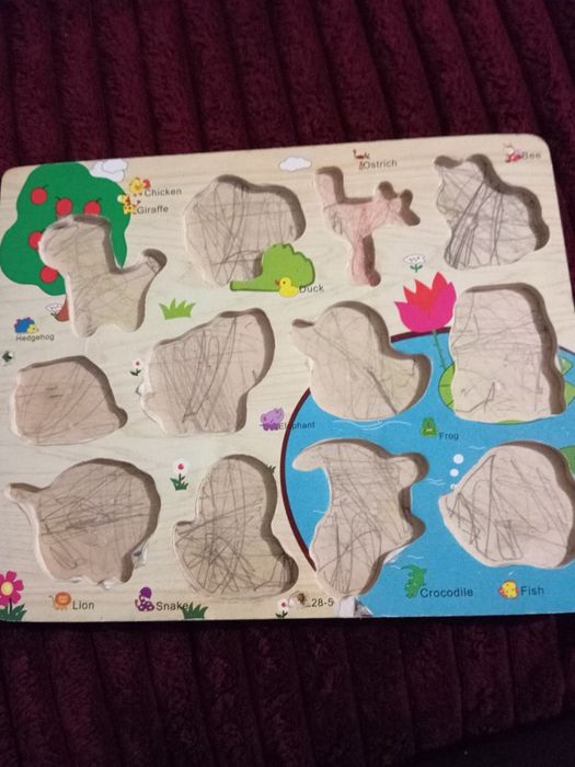 Іграшки для найменших, бізіборд