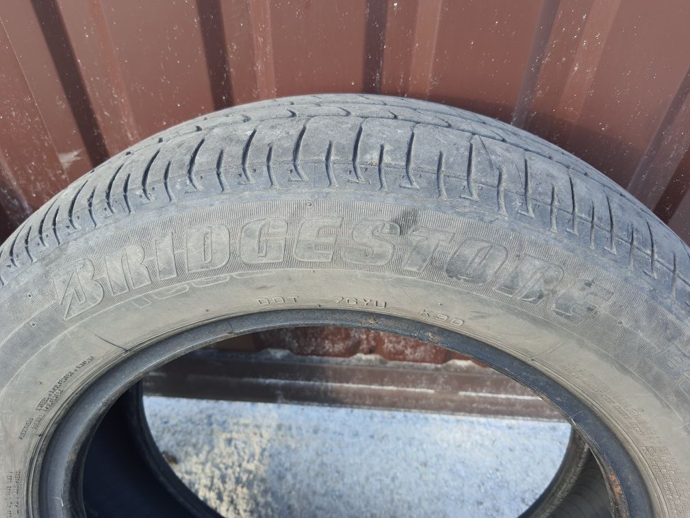 Пара шин 175/65 R 15 Bridgestone літо 400 грн/шт