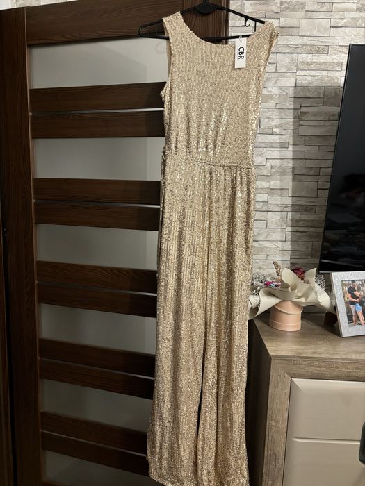 Piekny kombinezon na sylwestra s nowy