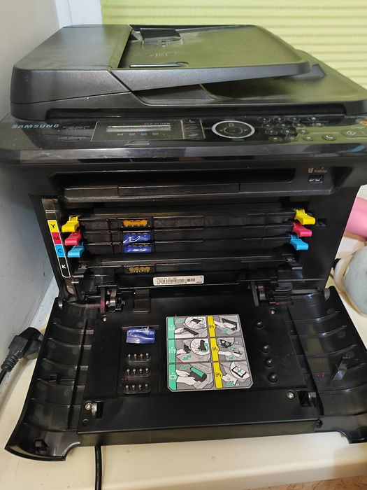 Принтер лазерный цветной Samsung CLX 3175FM б..у  под ремонт
