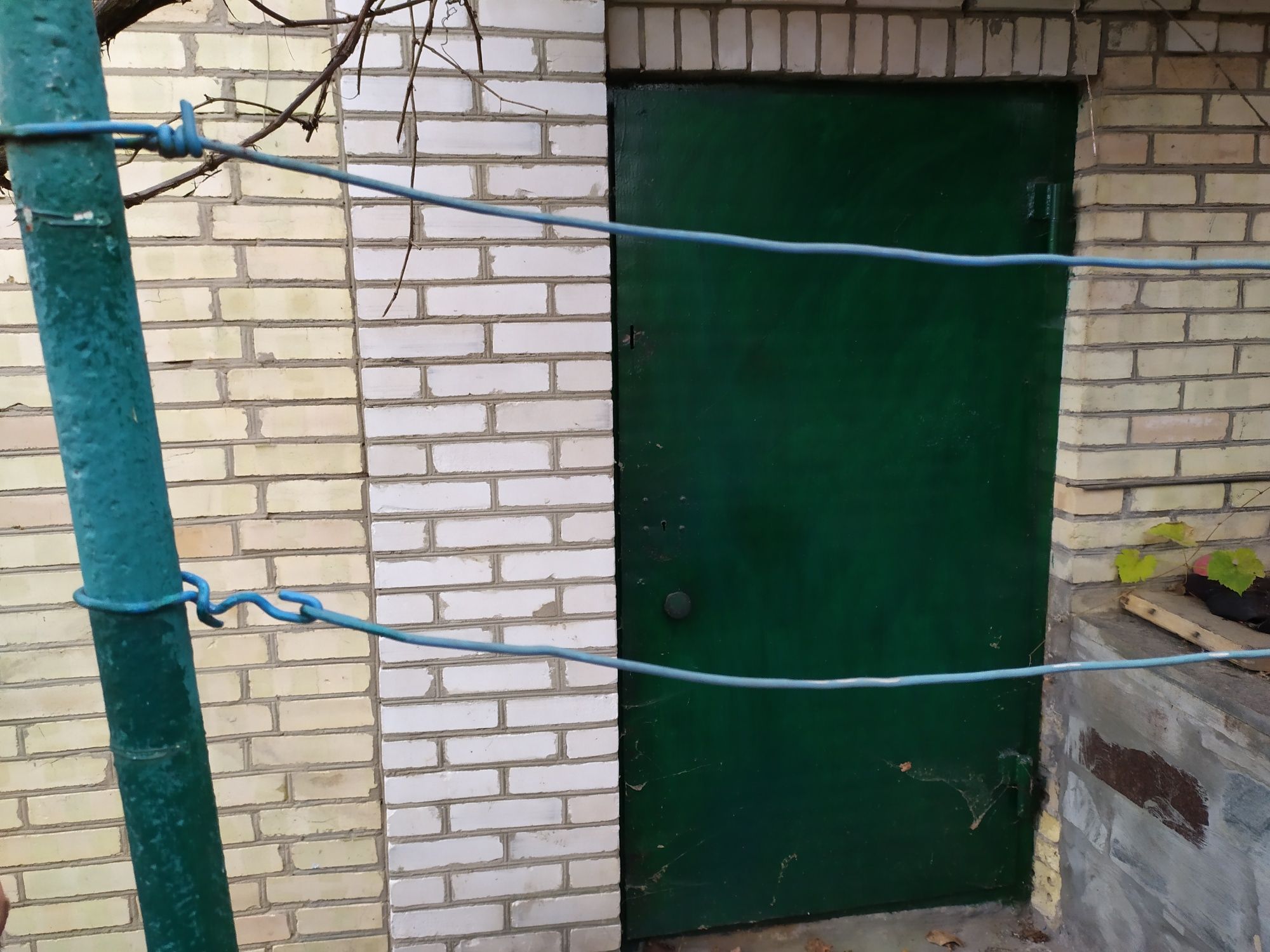 Продам дачу з басейном, в селі "Петрушки" від власника