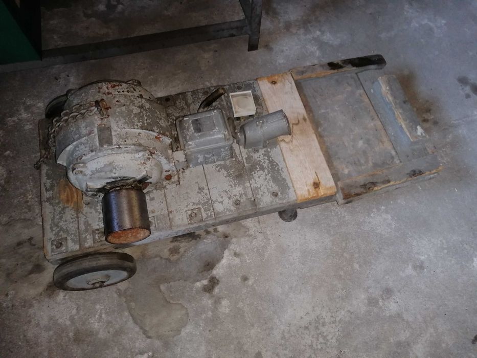 Sprzedam silnik elektryczny 3 kw na kołach