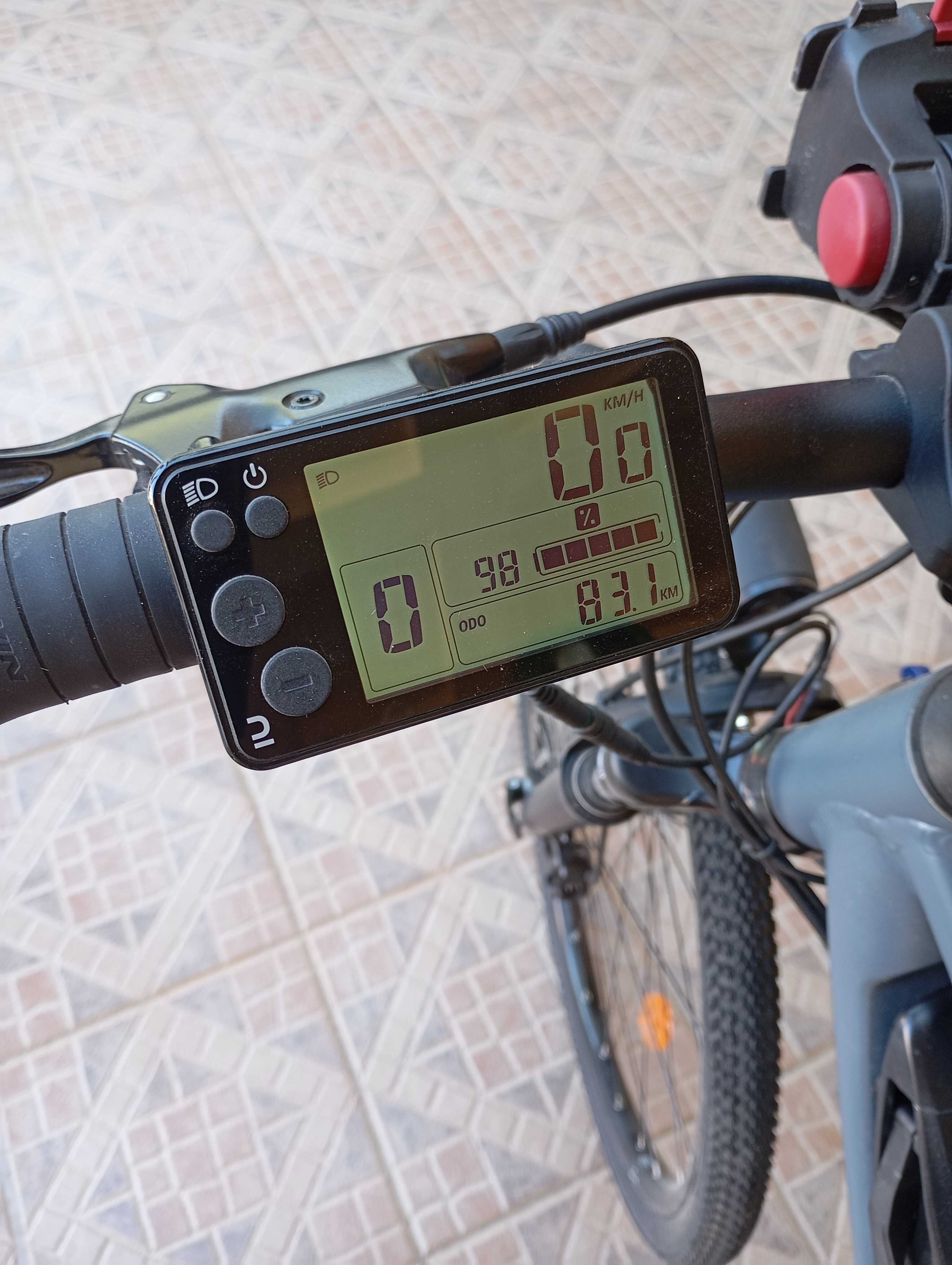 Bicicleta de trekking elétrica Riverside 520E