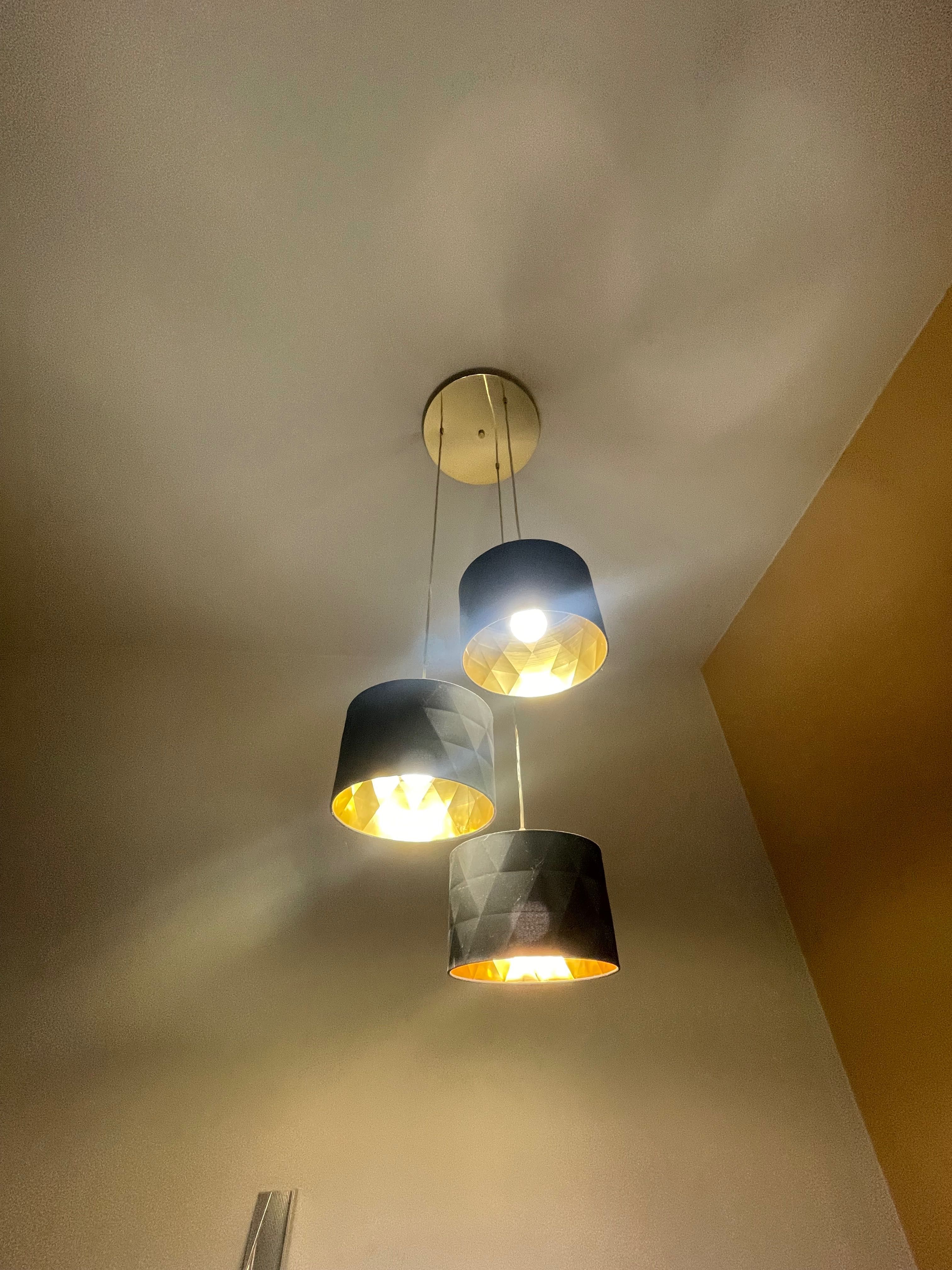 Lampa wisząca czarno-złota