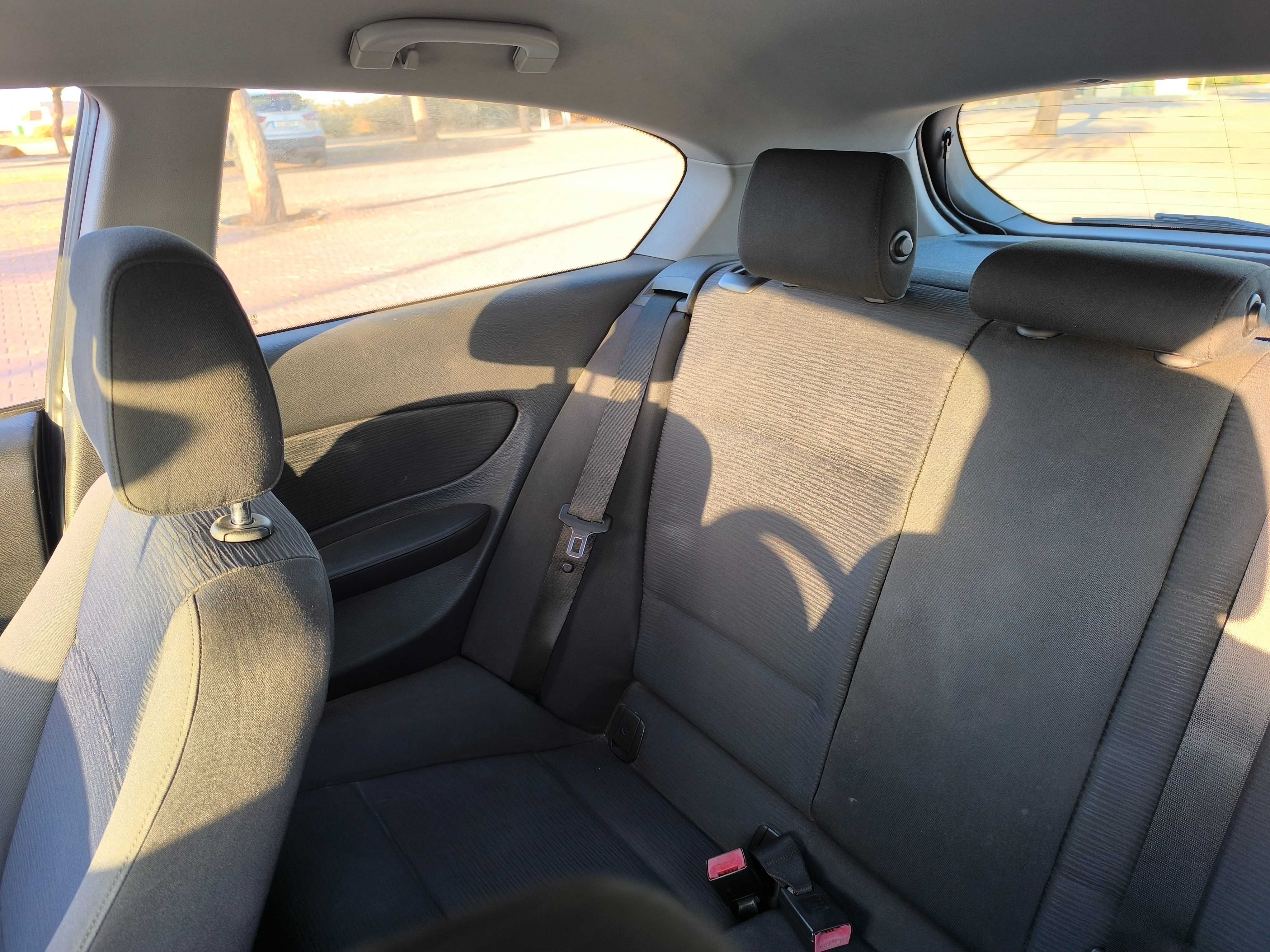 BMW Série 1 Coupé 118d – Manual, Diesel – 243.000 km – 2007