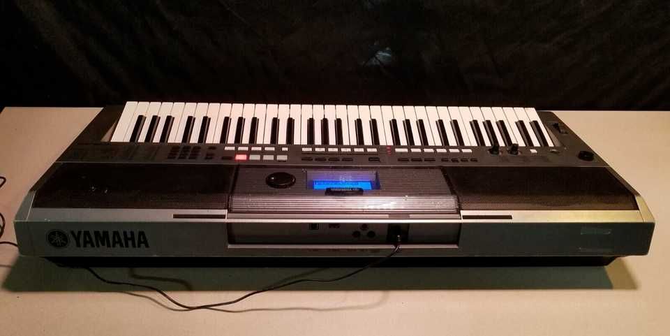Синтезатор  Yamaha PSR E-443 61 клавиша крутой  учеба  /США