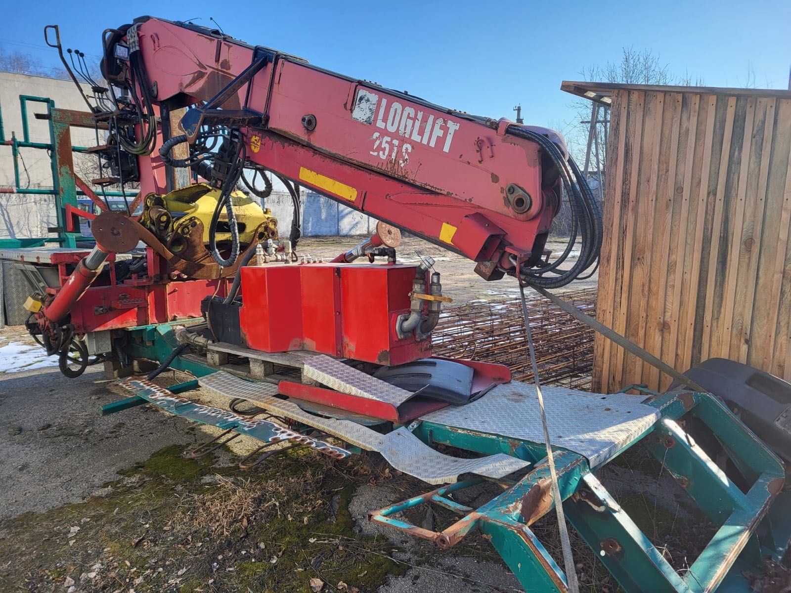 Продам Кран-маніпулятор LOGLIFT 251S  2007 року