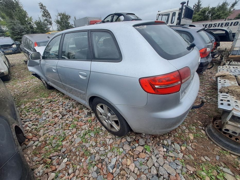 Audi a3 8p na części vag LX7W