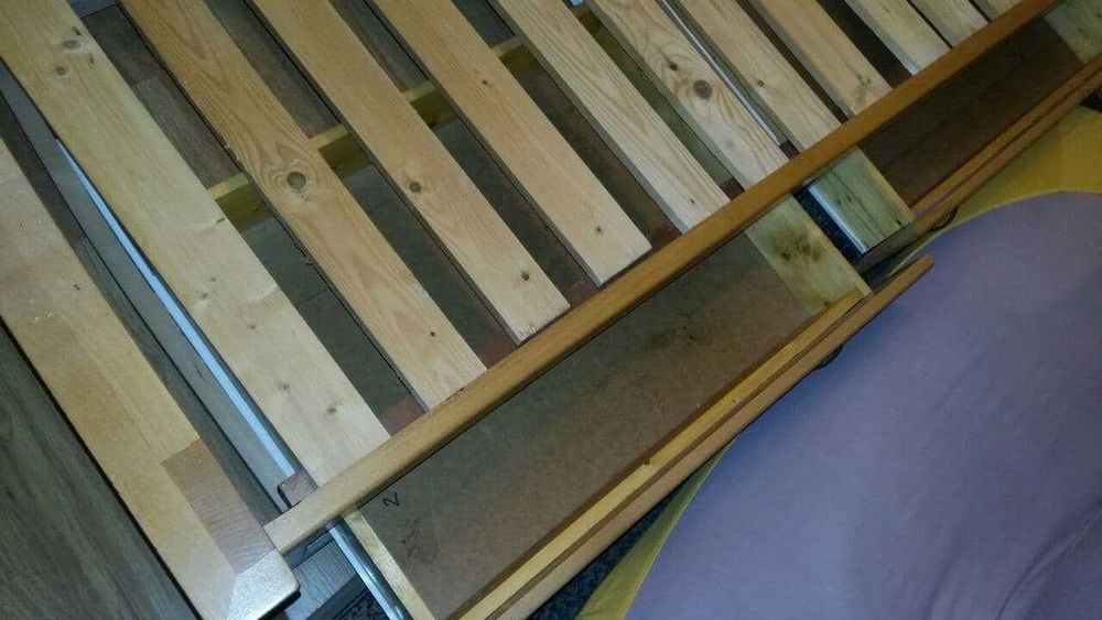 Ліжко з Бука із хорошою якістю з матрасом