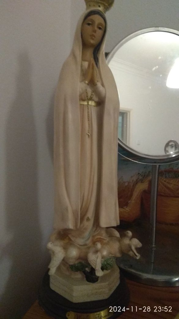 Presépio com s José, n senhora e Jesus
