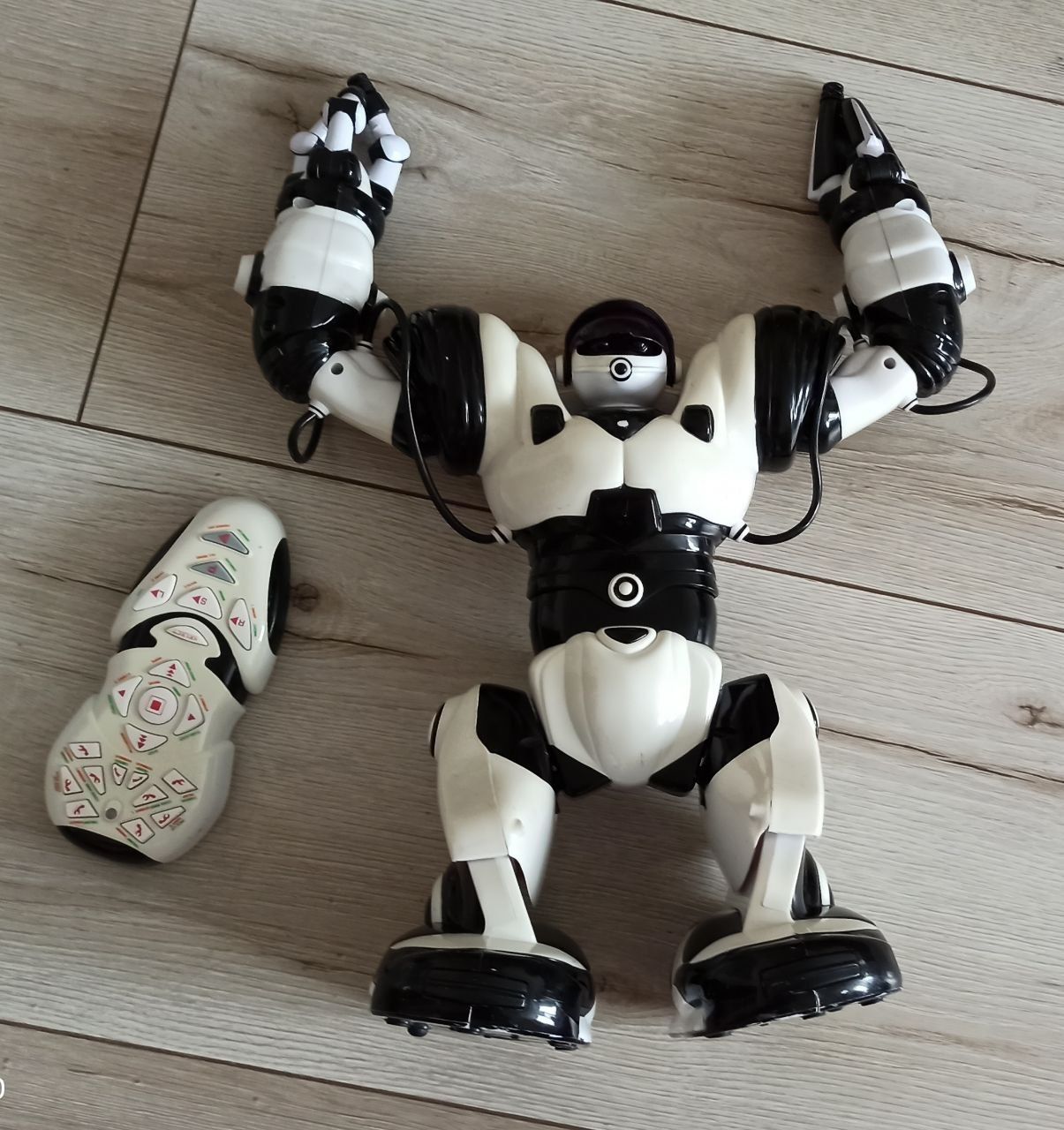 Робот с пультом управления wow wee robosapien. Оригинал