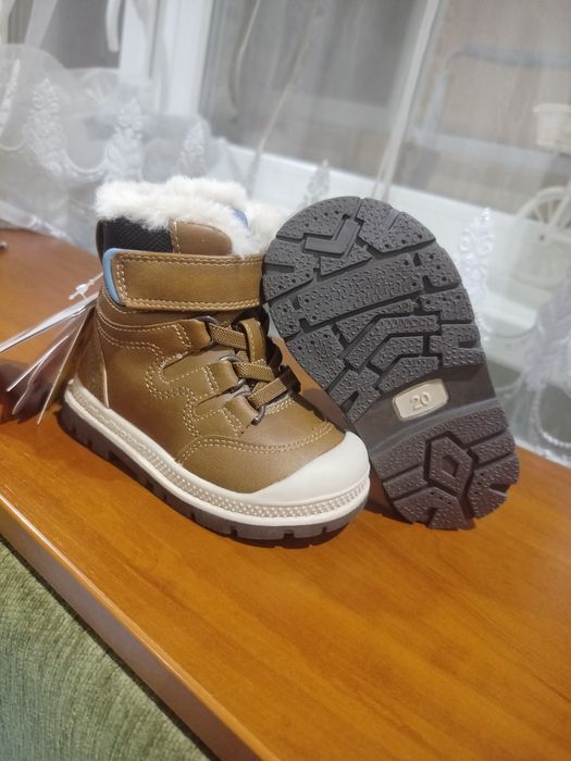 Нові зимові дитячі черевички 20р.