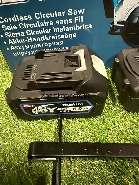 Акумуляторна безщіткова пила Makita DHS680 (48 В, 185 мм, 10800об/хв)